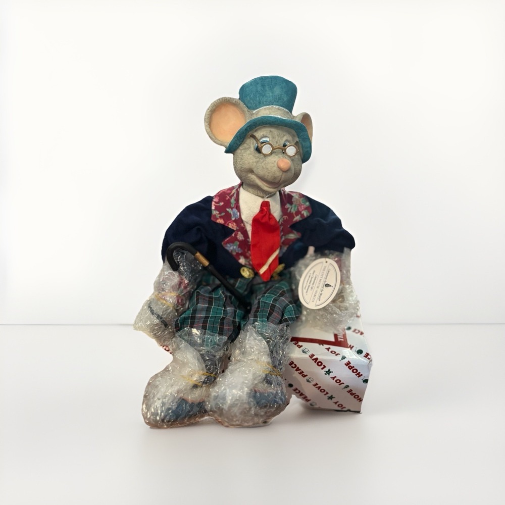 House of Lloyd Christmas Around the World City Mouse Marcus Shelf Sitter